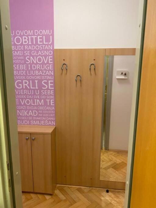 Appartamento Self Check-In Studio With Wi-Fi And Parking Place Zagabria Esterno foto