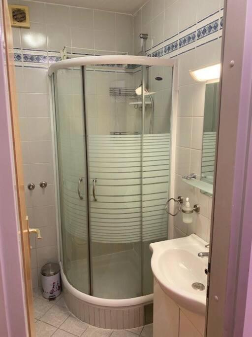 Appartamento Self Check-In Studio With Wi-Fi And Parking Place Zagabria Esterno foto