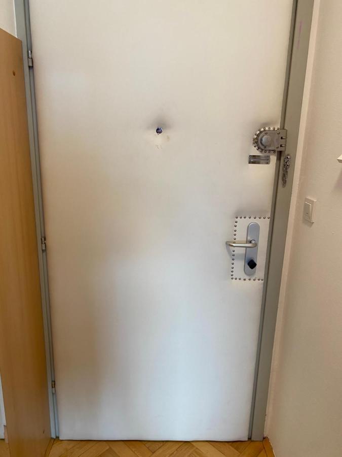 Appartamento Self Check-In Studio With Wi-Fi And Parking Place Zagabria Esterno foto