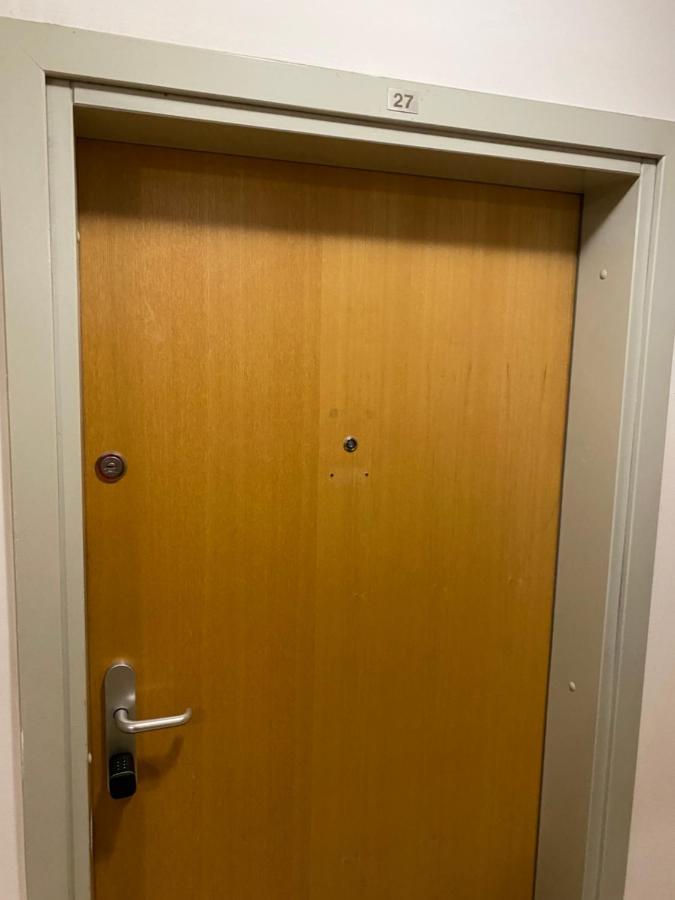 Appartamento Self Check-In Studio With Wi-Fi And Parking Place Zagabria Esterno foto